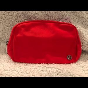 Lululemon Everywhere Belt Bag (brand new with tag)